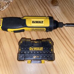DeWalt Screwdriver No Battery Drill Bits Missing 2