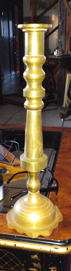 BRASS CANDLE HOLDER 