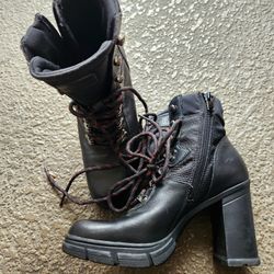 Aldo Lace Up Boots, SIZE 6.5