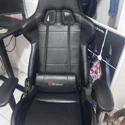 Arozzi gaming chair