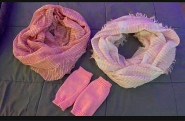Infinity scarfs set new