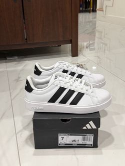 NEW Women’s Adidas Streettalk J Sneakers - Size 7