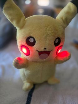 Pokémon Pikachu talking light up plush