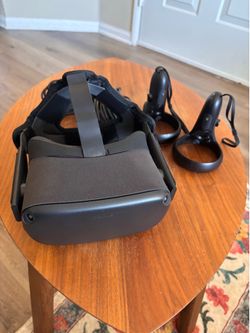 Oculus Quest VR Headset 64GB