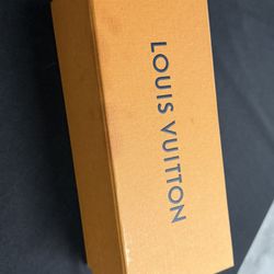 Louis Vuitton box