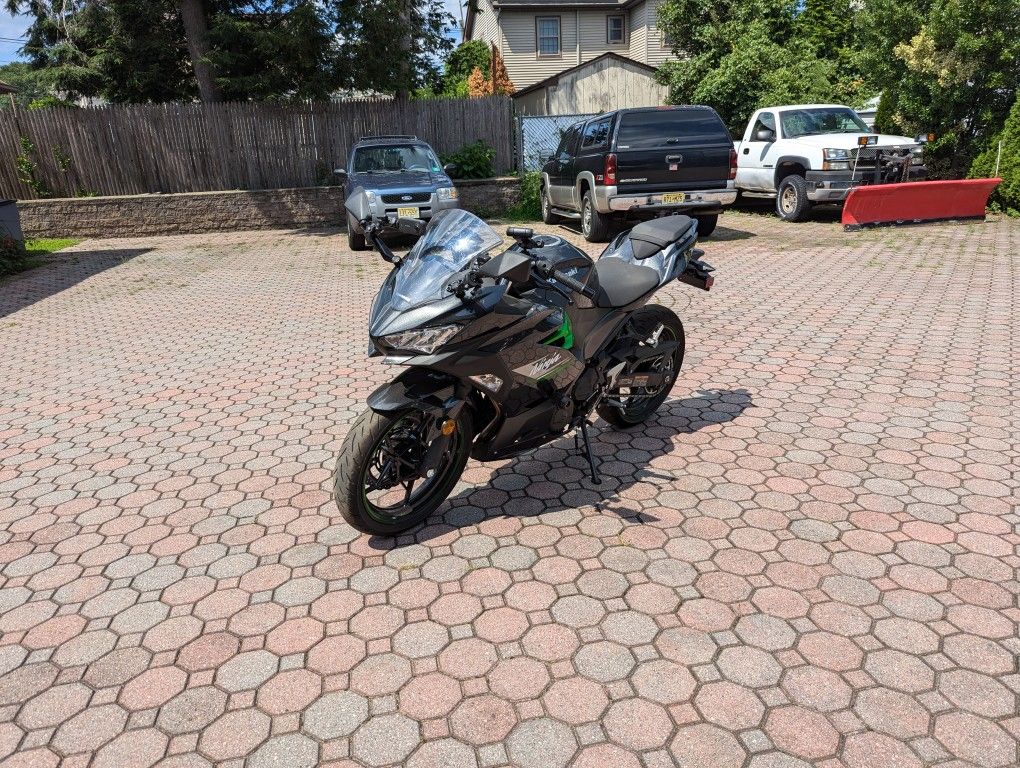 2023 Kawasaki Ninja 400
