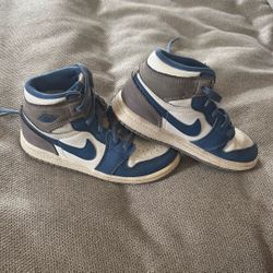 Boys Jordan’s Tennis Shoes