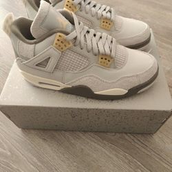 Air Jordan 4 Photon dust Brand New