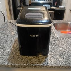 Igloo Ice Maker 