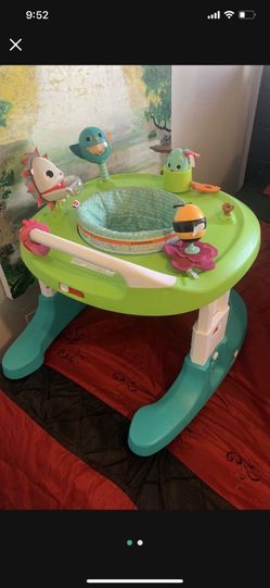2 Andaderas Y Un Corralito De Bebes () 2 walkers and a baby playpen