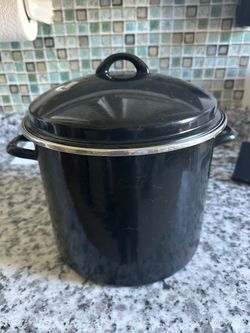 Black Enamel Stock Pot with Lid