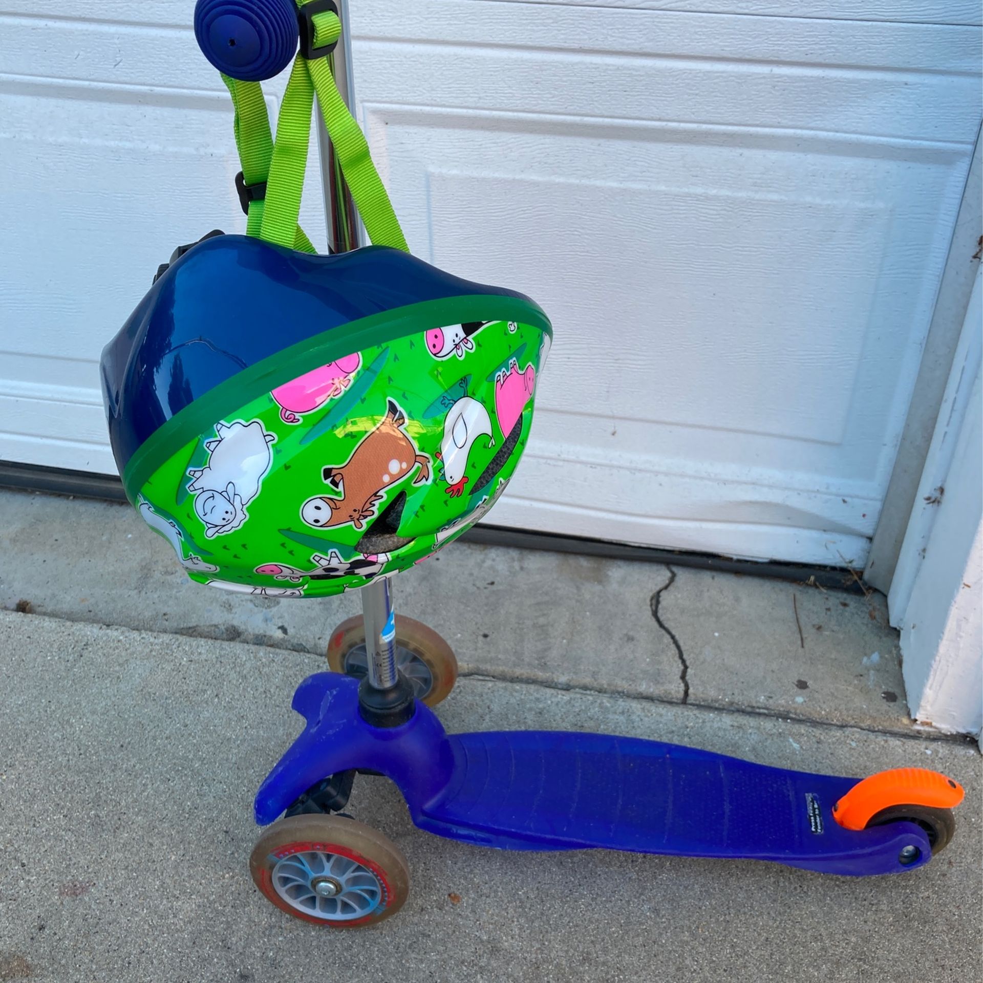 Original 3 Wheel Lean-to-steer Micro Kickboard With Helmet $60