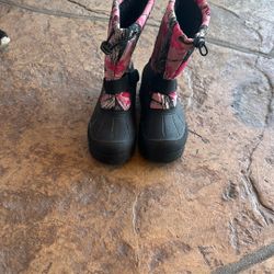 Snow Boots Size 3