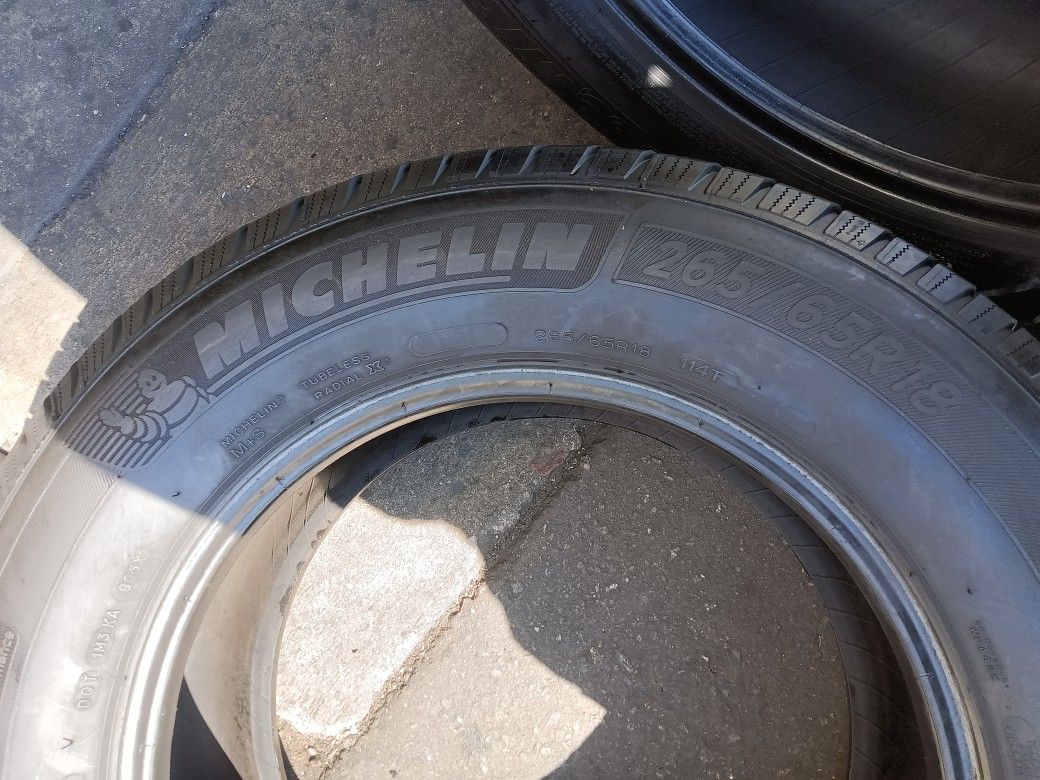 2 Llantas 265 65 R18 Michelin Defender