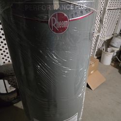 Gas Water Heater New Display Models 40and 50gal And 75g 1yr Wrrty 