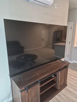 Like-New TCL 75 in Smart TV – Only 2 Months Old!