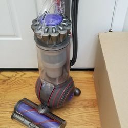NEW cond  DYSON ANIMAL BIG BALL VACUUM WITH COMPLETE ATTACHMENTS. , WORKS EXCELLENT. ,  IN The BOX 