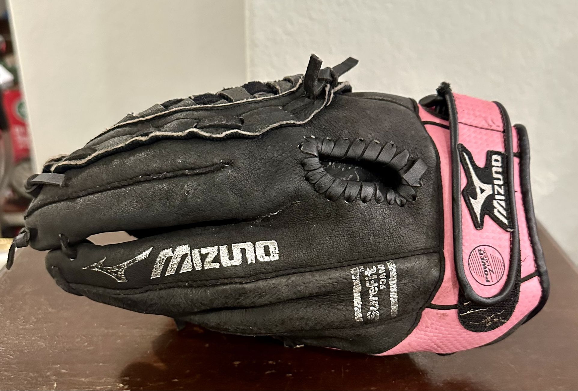 Pink Mizuno Youth Glove 11” GPP1105