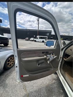 99 - 06 Silverado Tahoe suburban door panels