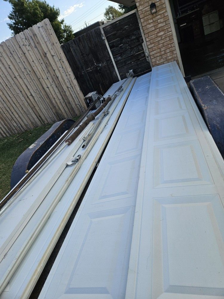 Garage Door 16 Fit ×8 Fit for Sale in Oklahoma City, OK OfferUp