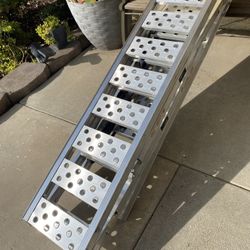 New Aluminum Curbside Loading Ramps Set 