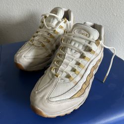 Women’s Air Max 95, Size 10 
