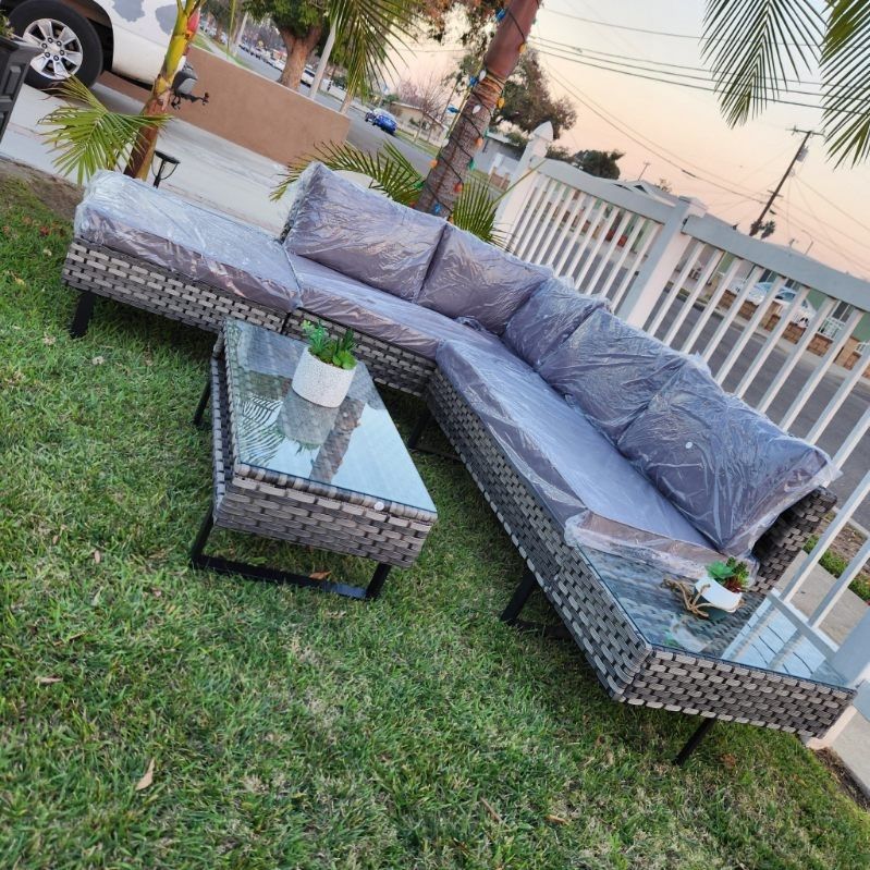 New And Assembled Patio Set / Sectional Sofa Outdoor Furniture.