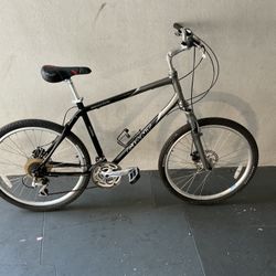 BICYCLE GIANT 21 SPEED SIZE 26 BRAND NEW 