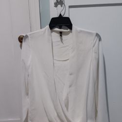 Nice blouse size XS, this new one I only wore once