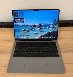 14" MacBook Pro M1 Max 10 Core*64GB RAM*1TB SSD