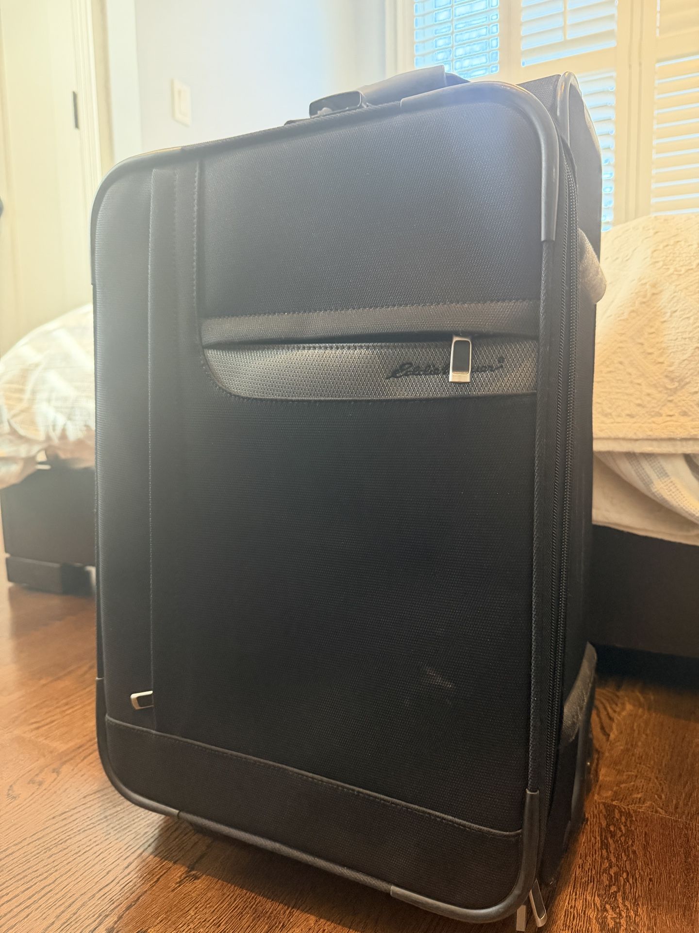 Roller Bag suit case, Eddie Bauer
