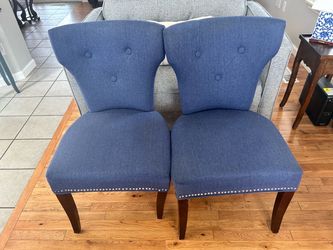 Set of 2 Blue Tufted Accent Chairs