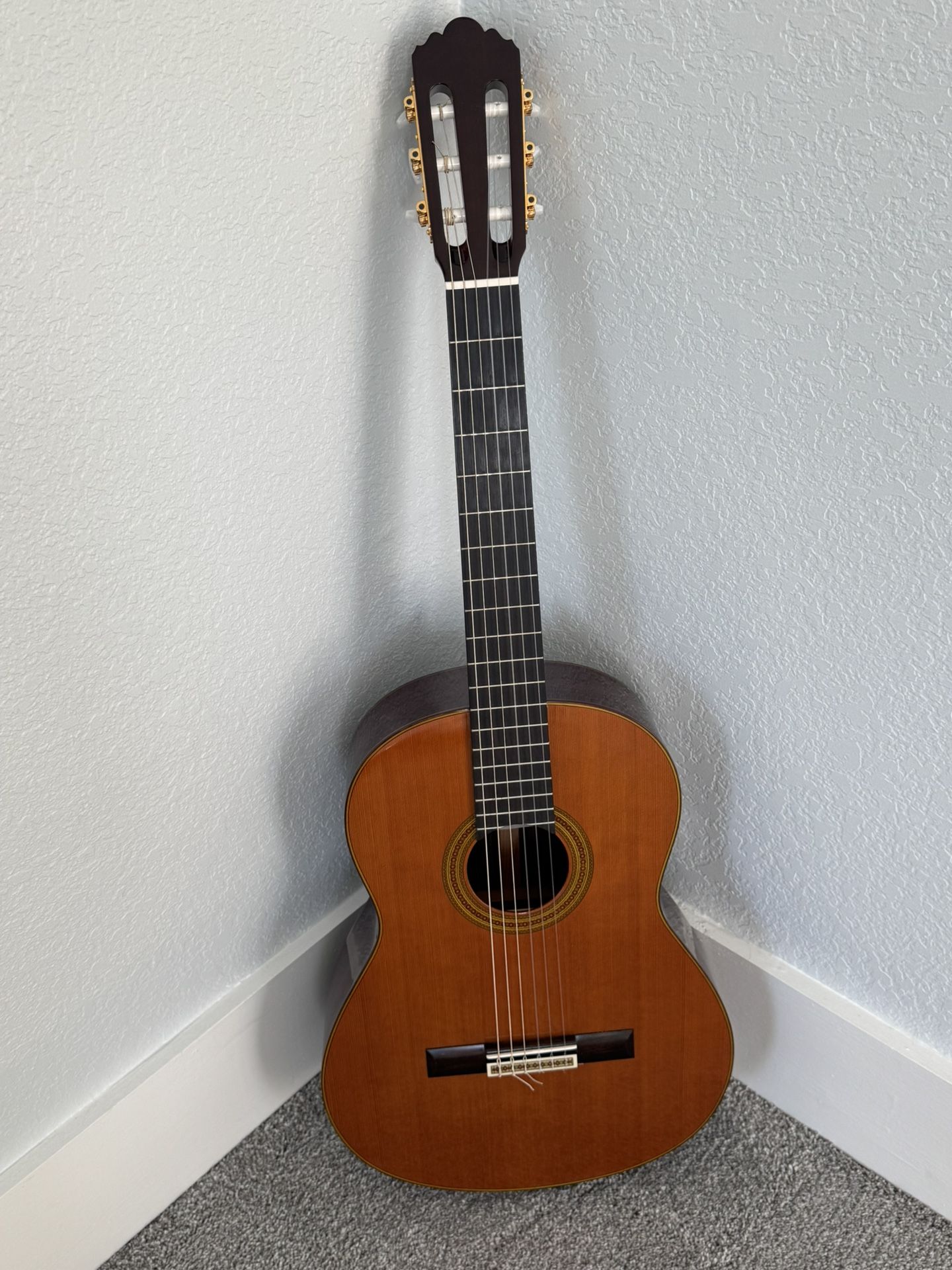 Yamaha GC32C Guitar