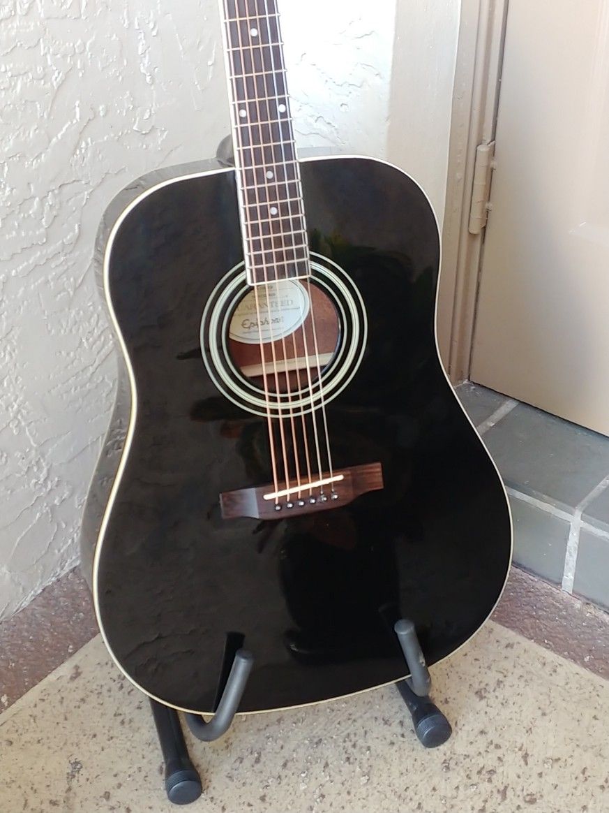 Epiphone DR100 EB Acoustic Guitar New Strings Cleaned And Setup Excellent First Time Begginer Guitar