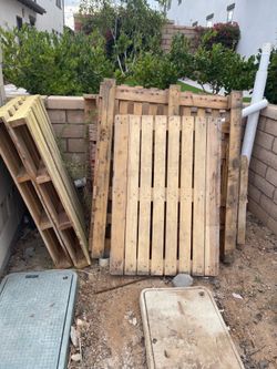 Free Pallets ( 7 of them)