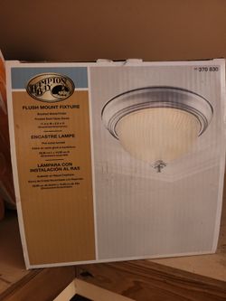 Hampton Bay Flushed Mount Fixture