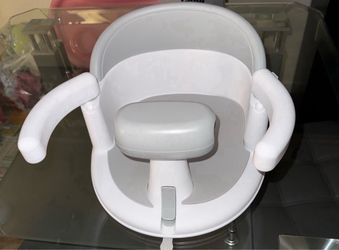Baby bath seat for tub