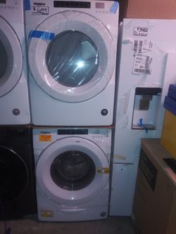 Whirlpool Washer/Dryer. BRAND NEW!