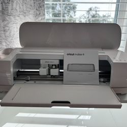 Cricut Maker 4 - BUNDLE Sale. Like new
