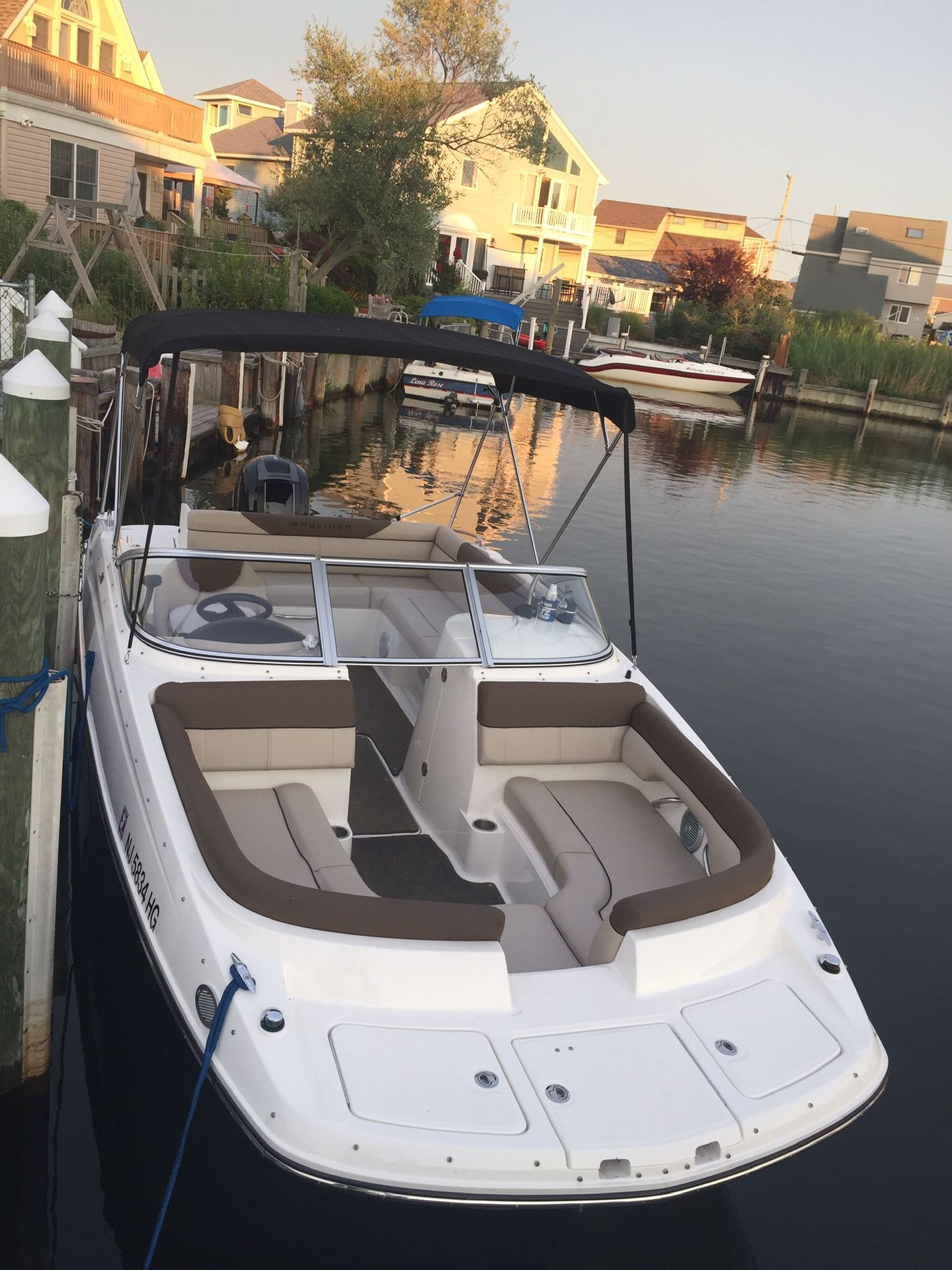 210 Bayliner Deck Boat 2015