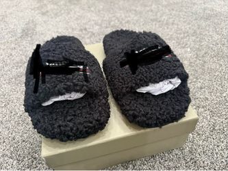 ￼Balenciaga slides