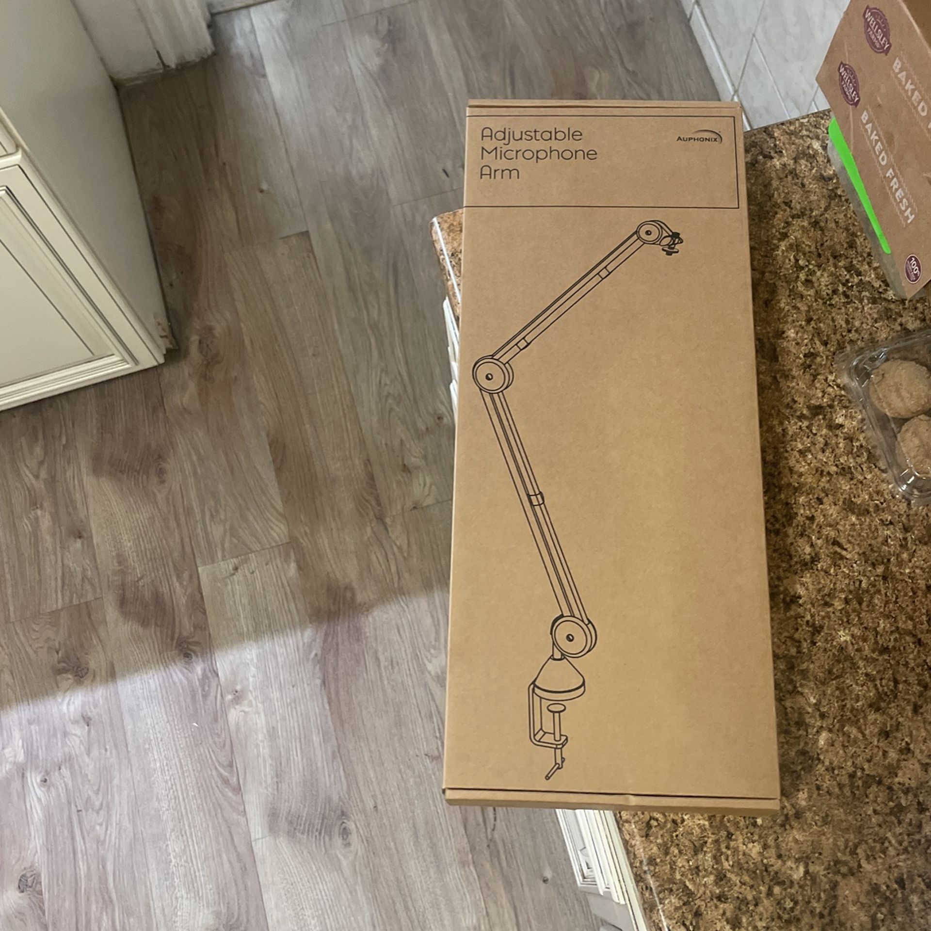Adjustable Microphone Arm