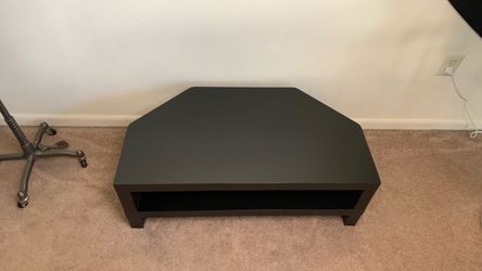 Corner TV Stand with Shelf