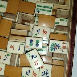 Antique Mahjong Mah Jongg Game Set