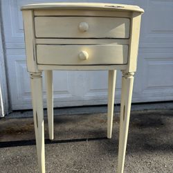 Vintage Distressed Side Table with Drawers – Shabby Chic Look
