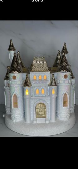 Bath and Body Disney Castle Candle Holder