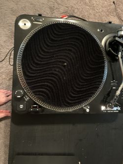 Numark TT100 Turntables
