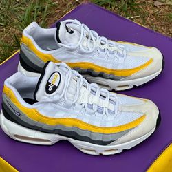 These are Nike Air Max 95 sneakers in the "White Amarillo Dark Grey" colorway. Size 8