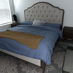 King Size Bedroom Set and Rug For Sale $300 OBO NEED GONE BY 04/09