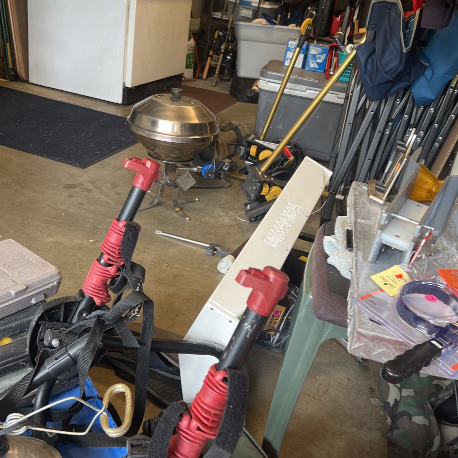 Garage Sale- Queensborough Neighborhood In Bothell